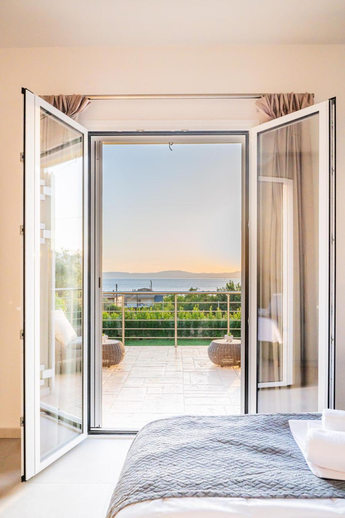 Thea Seaview Luxury Living Villa Kalamata Exterior photo