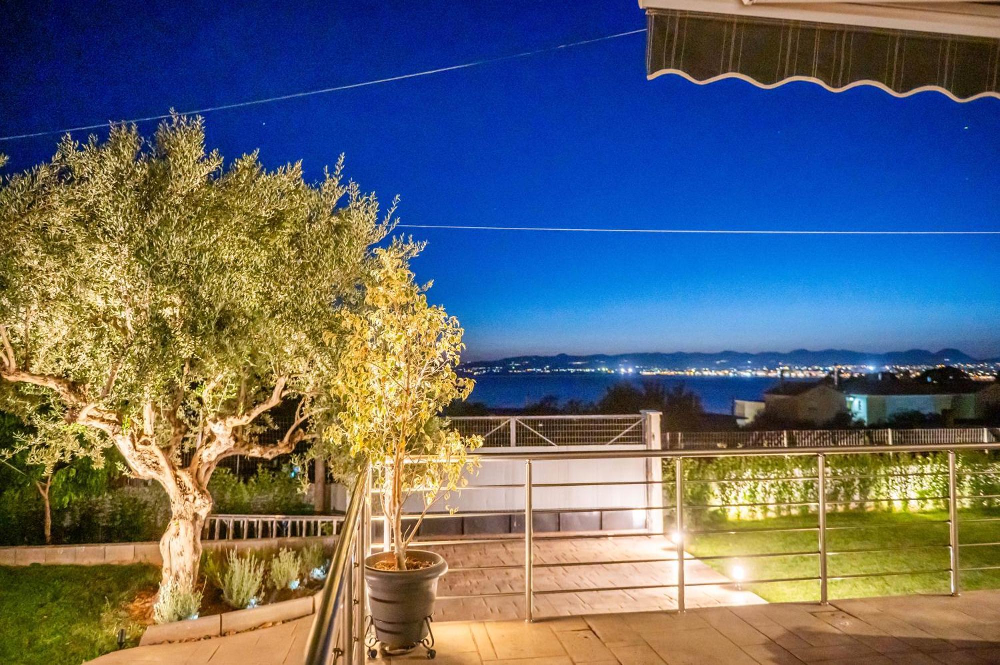 Thea Seaview Luxury Living Villa Kalamata Exterior photo